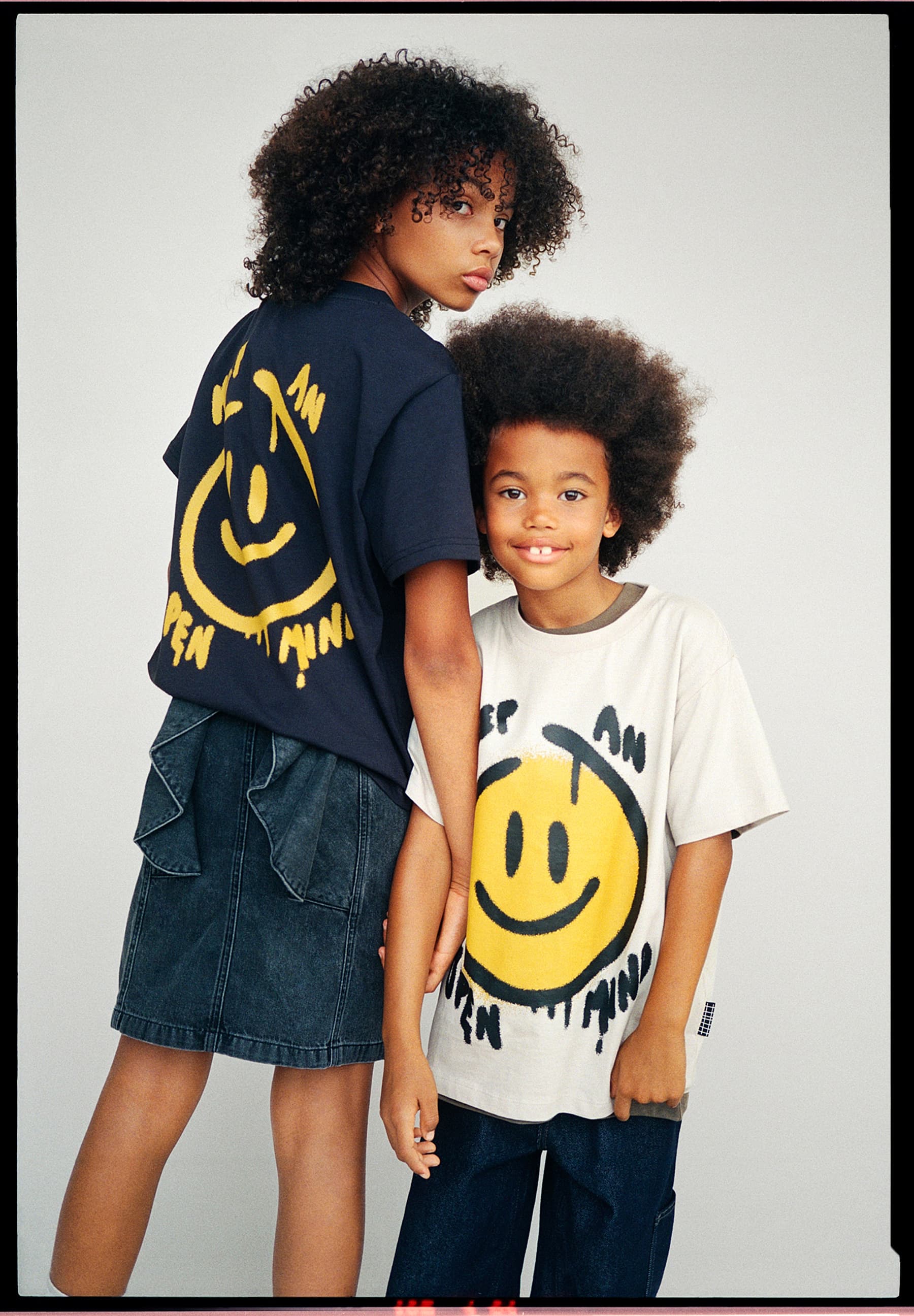 MOLO T-Shirt Riley hellgrau mit coolem Smiley-Print