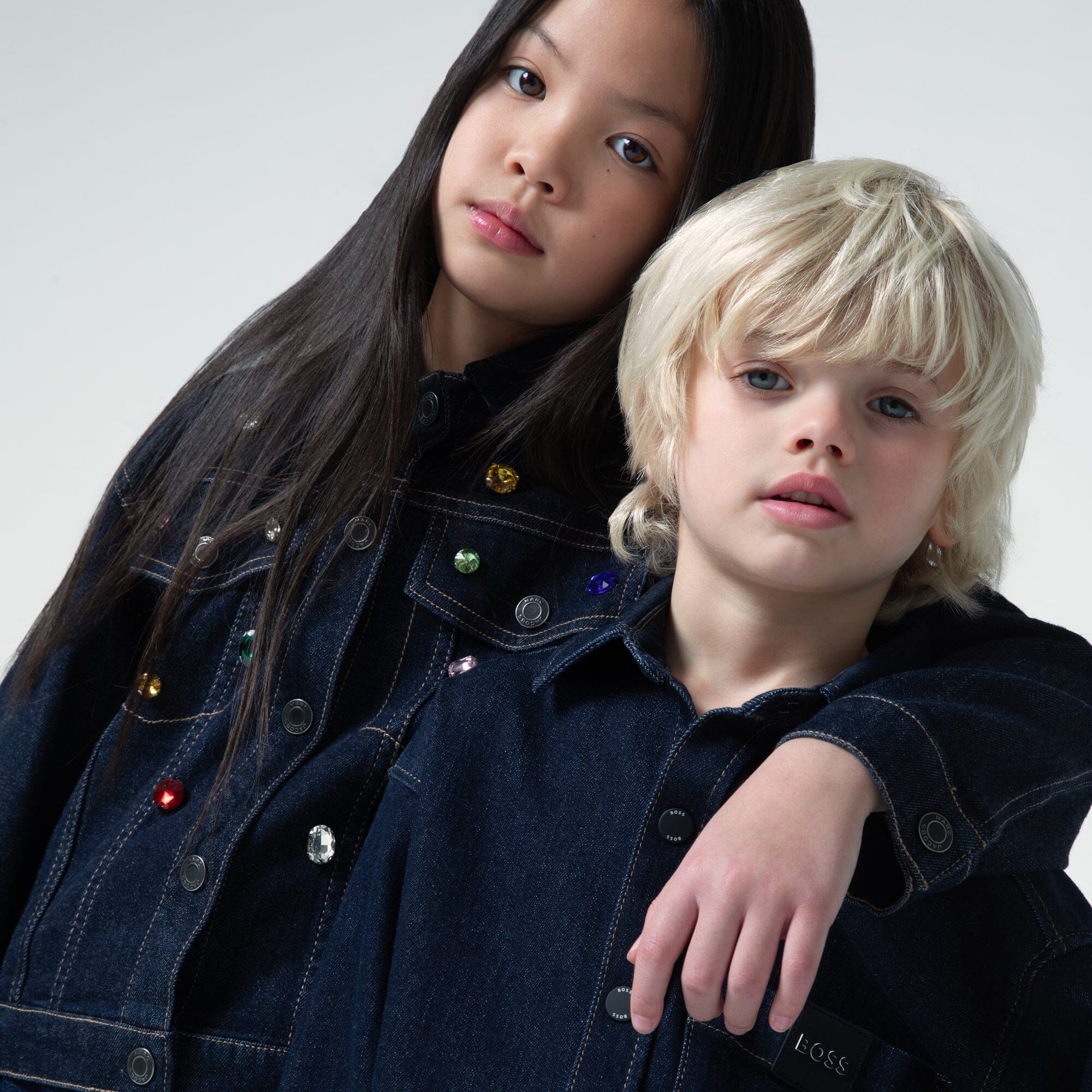 BOSS Kidswear Jeanshemd Langarm, Farbe Roher Denim mit Logo-Badge Hemden Boss Kidswear