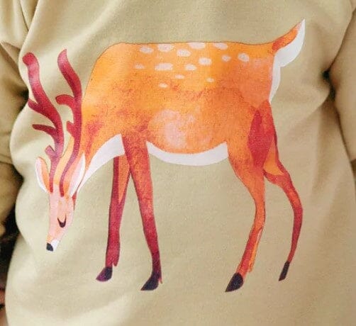 CURIOUS STORIES Hoodie Sweatshirt khaki mit großem Hirsch Print aus Biobaumwolle Hoodie Curious Stories