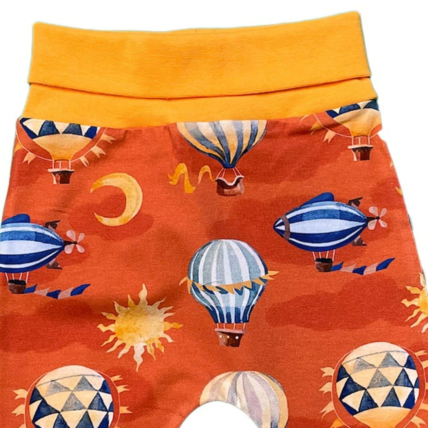 CURIOUS STORIES Hose orange mit Ballons allover Print aus Biobaumwolle - Copy Hose Curious Stories