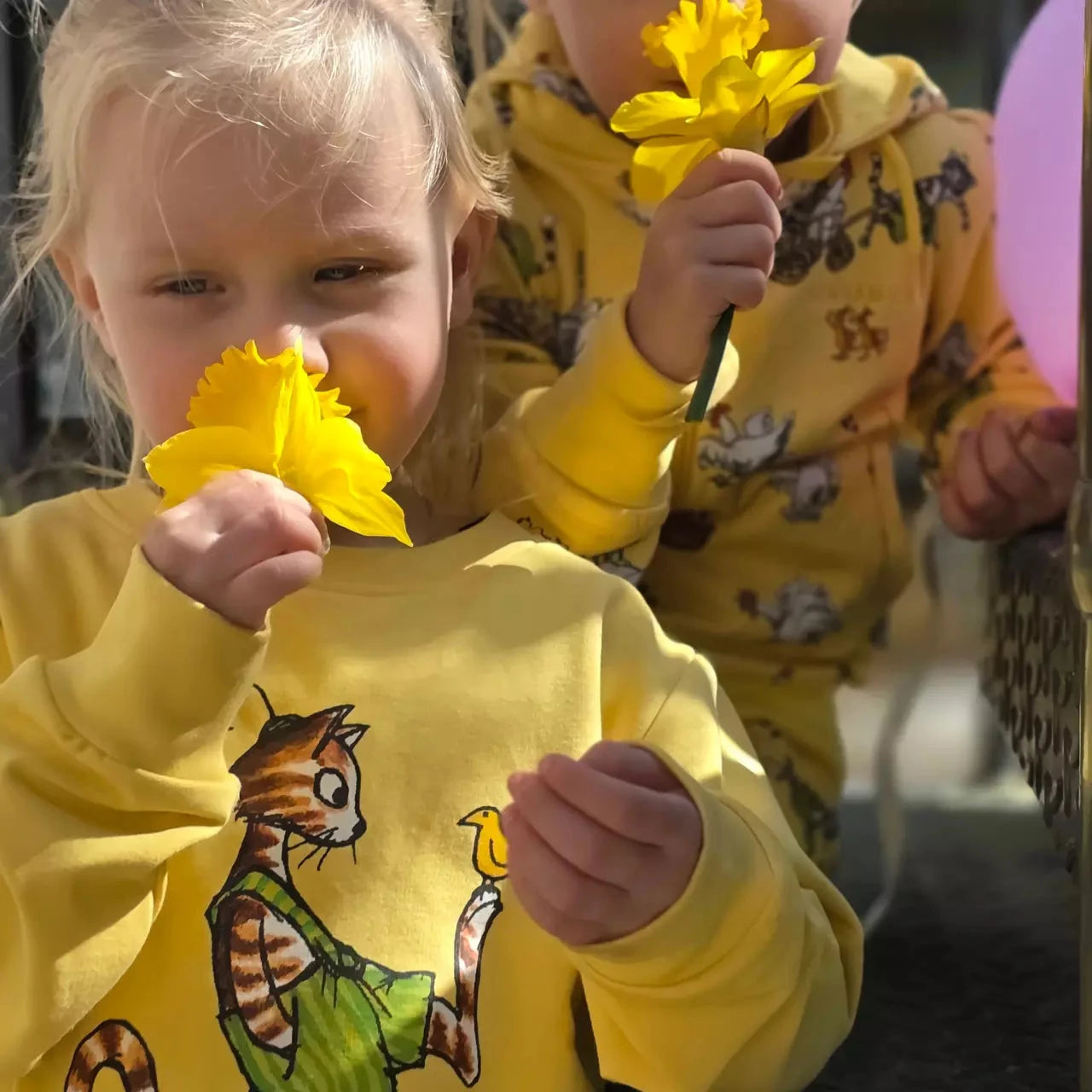 Geggamoja® College T-Shirt Pettersson und Findus – Langarmshirt Gelb aus Bio-Baumwolle Langarmshirt Geggamoja