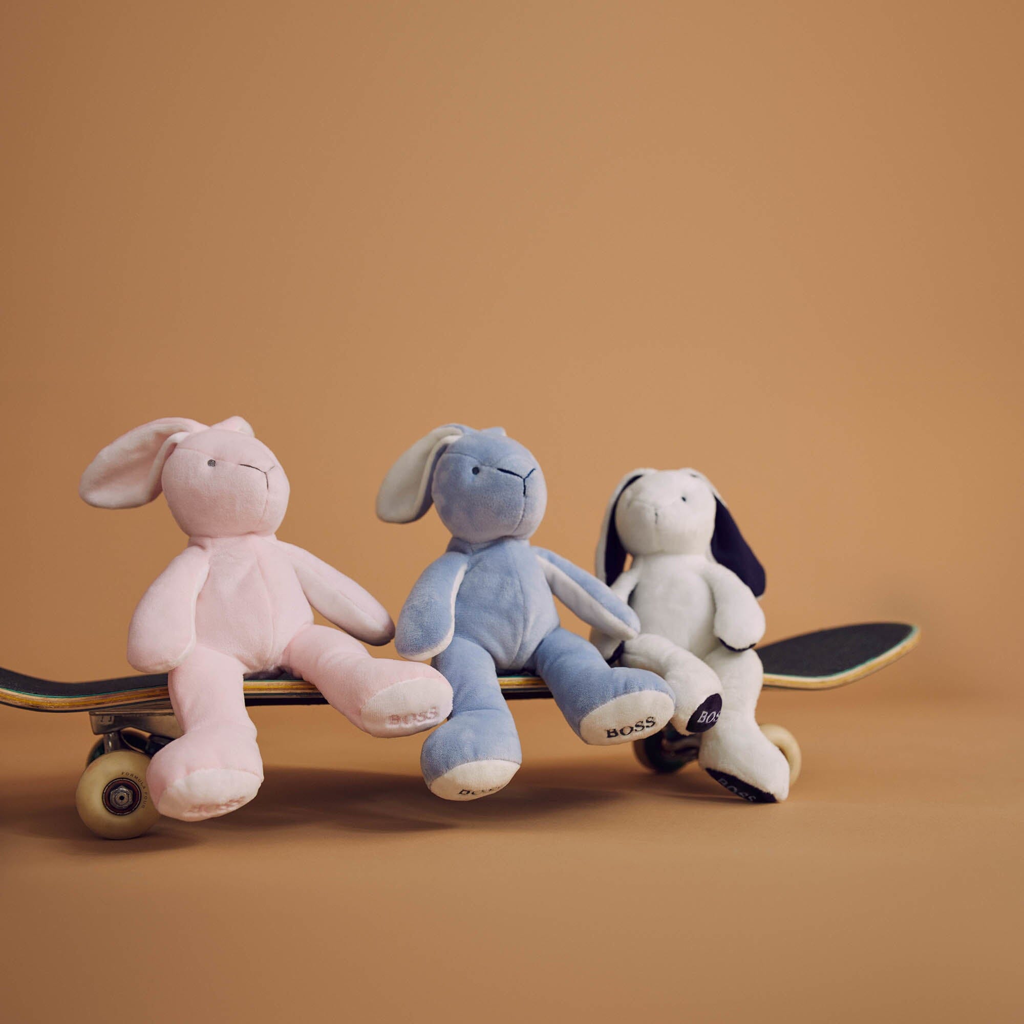Hugo Boss Kuscheltier Hase weiß mit Logoprint Kuscheltiere Boss