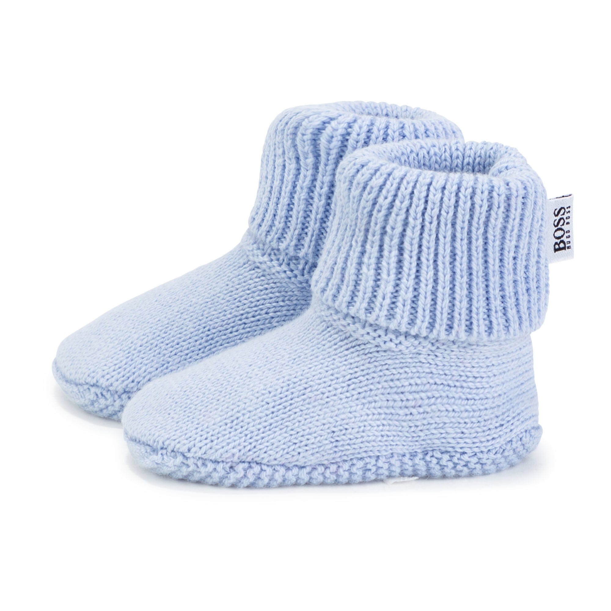 HUGO BOSS Mütze und Schühchen 2-er Geschenkset in hellblau Baby Kombination Boss