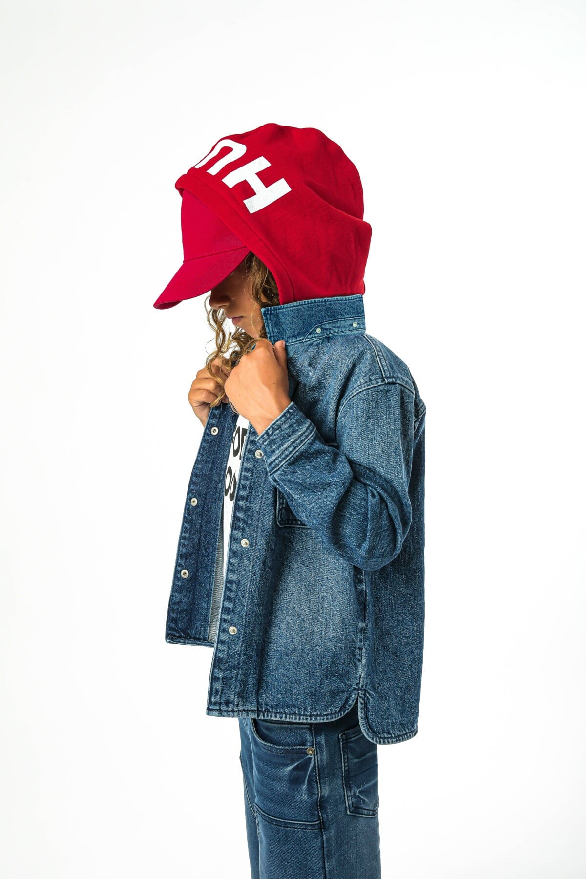 HUGO coole Jeansjacke mit roter Kapuze Jacke HUGO