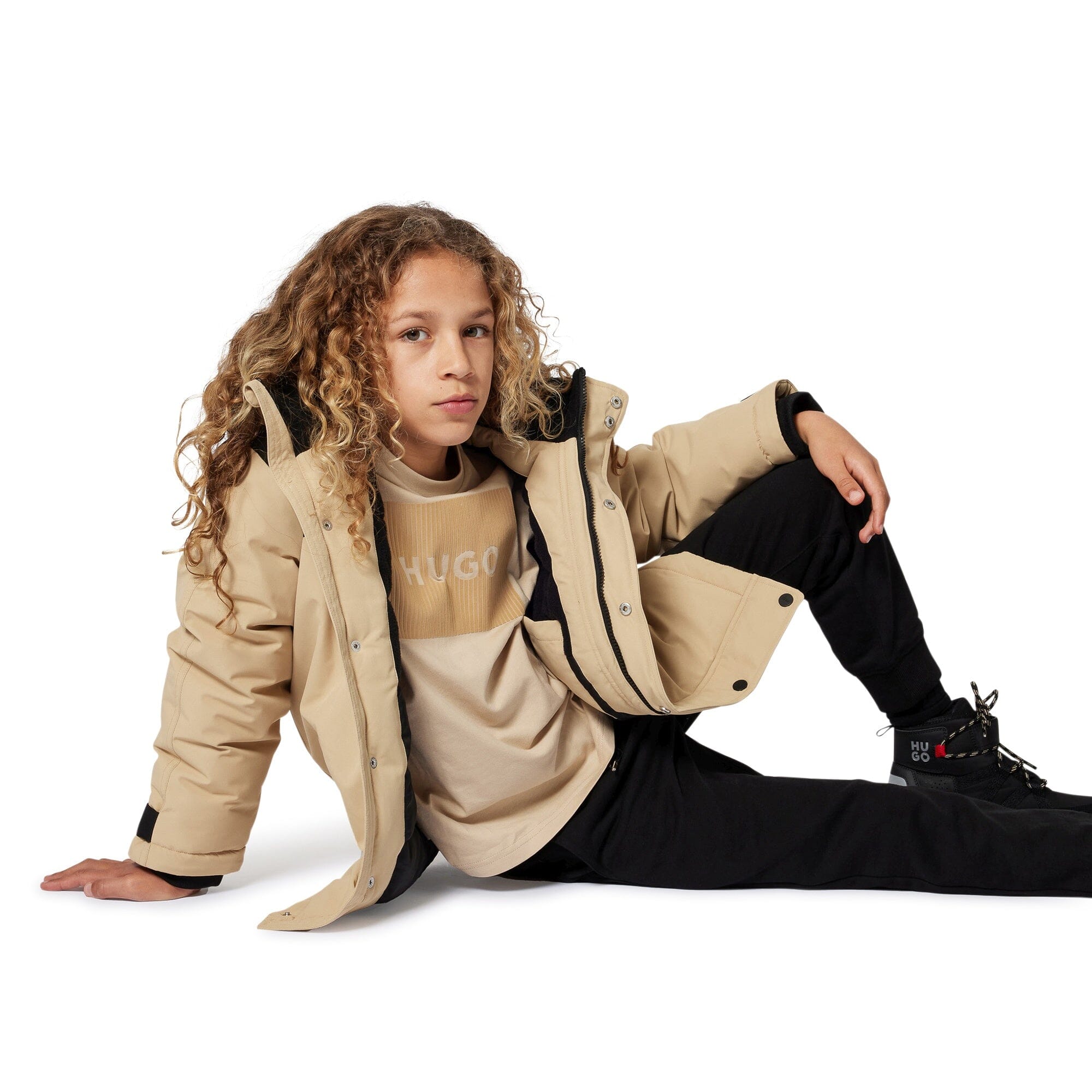 HUGO Kids T-Shirt Beige Kurzarm aus Bio-Baumwolle mit Logo T-Shirt HUGO