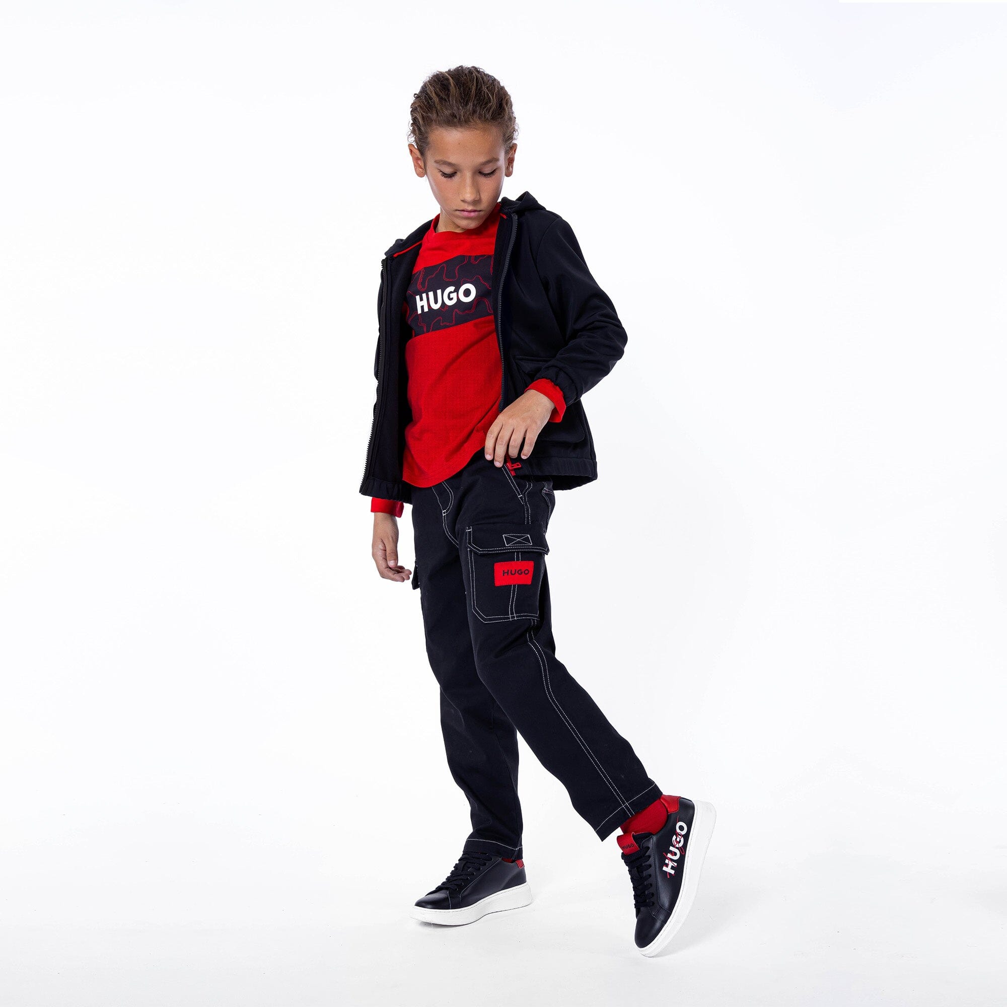 HUGO Kinder Langarmshirt rot mit schwarzem strukturiertem Logo Langarmshirt HUGO