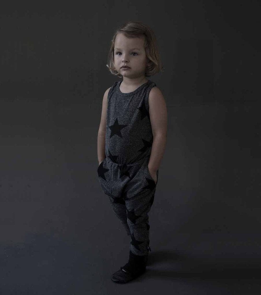nununu star romper charcoal Anzug Bodysuit nununu