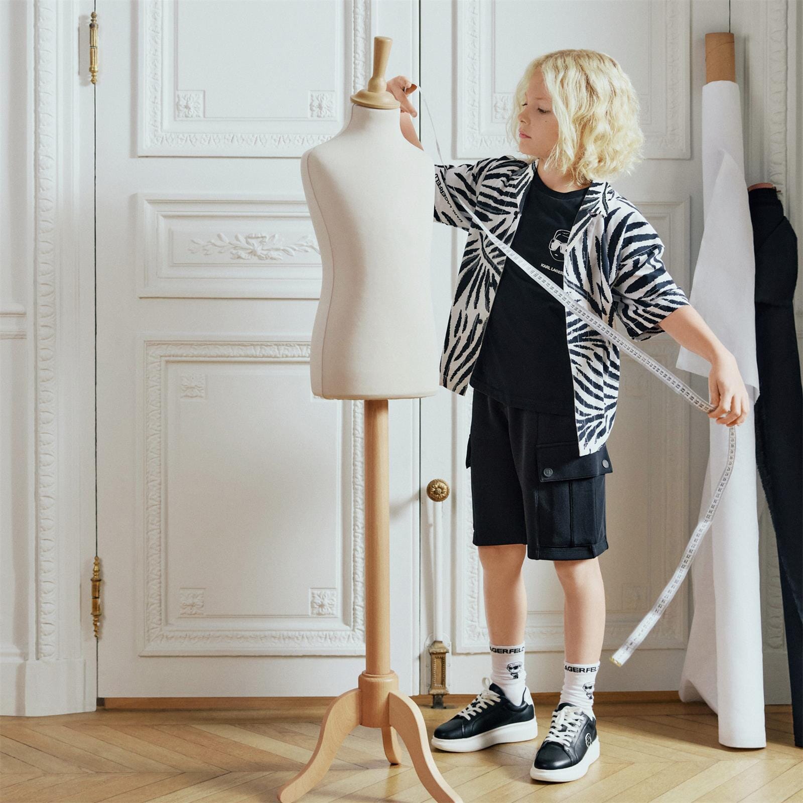 KARL LAGERFELD KIDS T-Shirt mit Rückenprint NEW IKONS in Schwarz T-Shirt Karl Lagerfeld