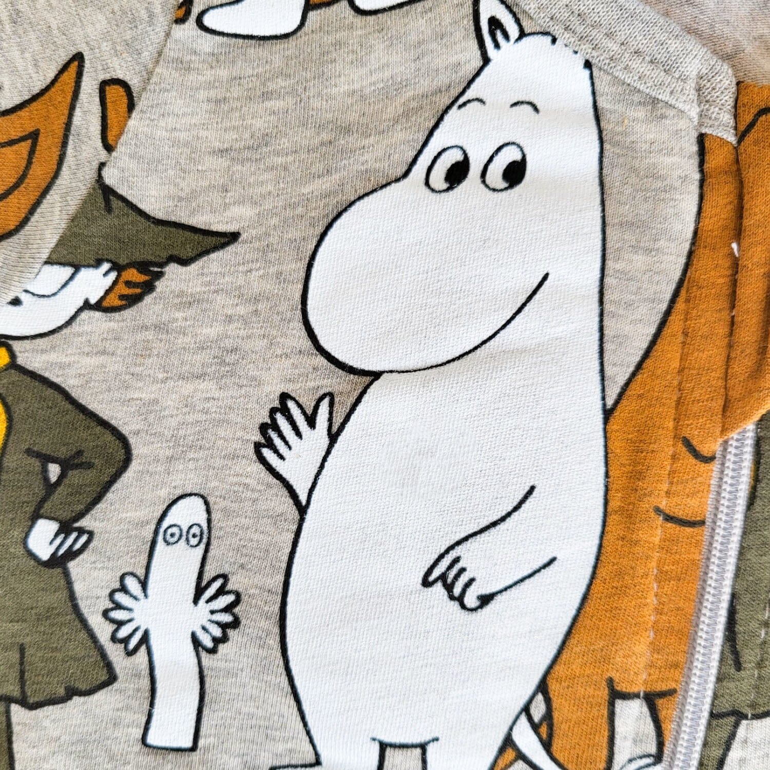 Martinex Moomin Ponder Einteiler Grau Moomin © Moomin Characters Overall aus Biobaumwolle Einteiler / Bodysuits Moomin by Martinex