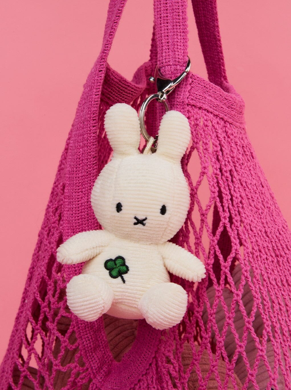 Miffy Schlüsselanhänger ECO Cord in weiß mit Kleeblatt-Motiv Schlüsselanhänger Bon Ton Toys x Miffy