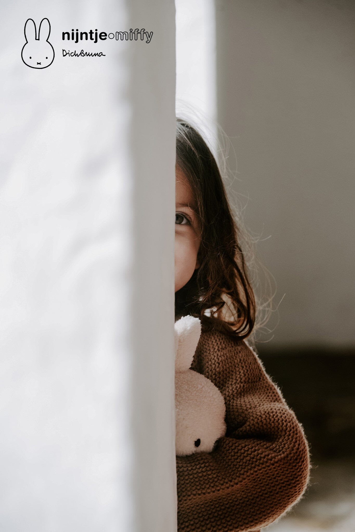 Miffy terry sitzend Mid Wash Denim blau Jeans 23 cm Kuscheltiere Bon Ton Toys