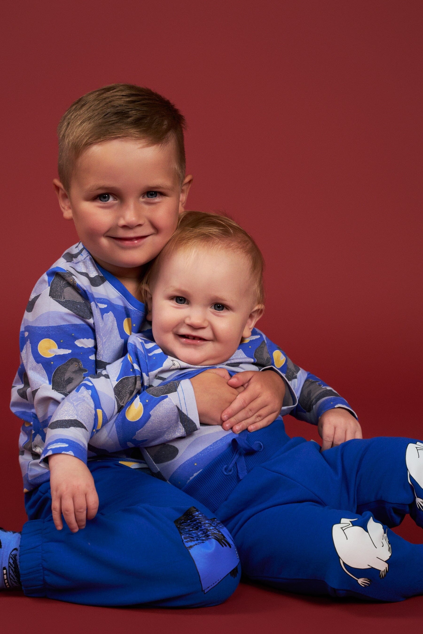 MOOMIN Night Sky Langarmshirt Blau – © Moomin Characters Langarmshirt Moomin by Martinex