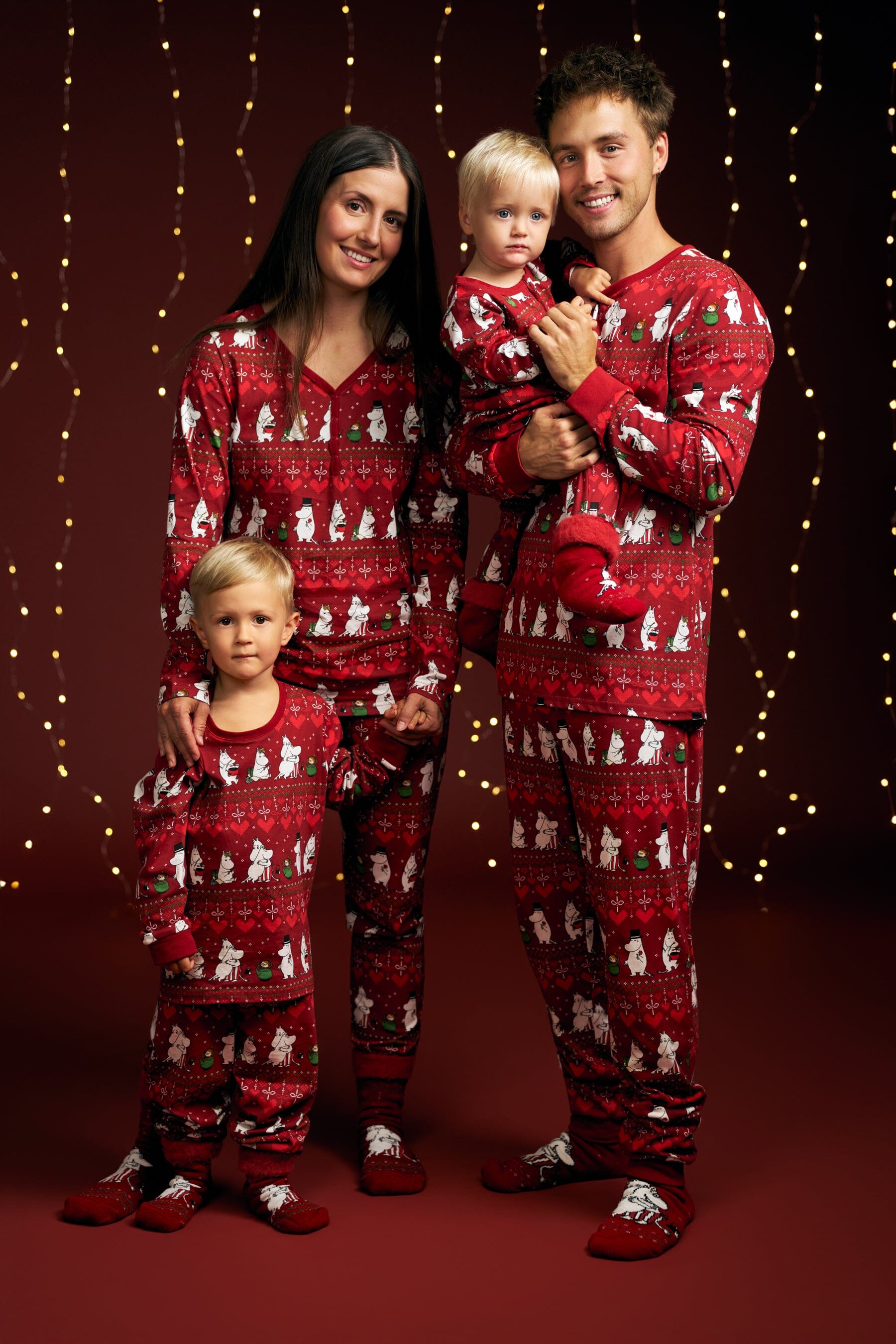 MOOMIN Winter Heart Pyjama – Dark Red (Kinder) © Moomin Characters Schlafanzug Moomin by Martinex