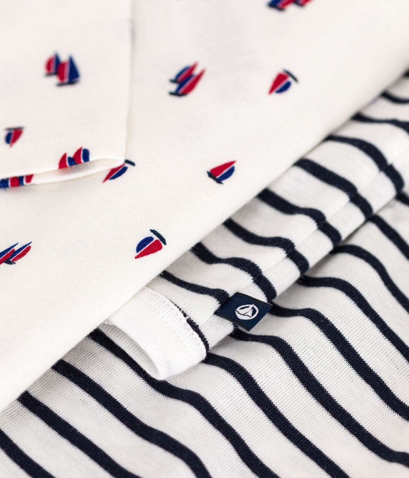 Petit Bateau Kombination 3 Teile mit dunkelblauen Streifen und Schiffsmotiv Cardigan, Hose und Body Baby Kombination Petit Bateau