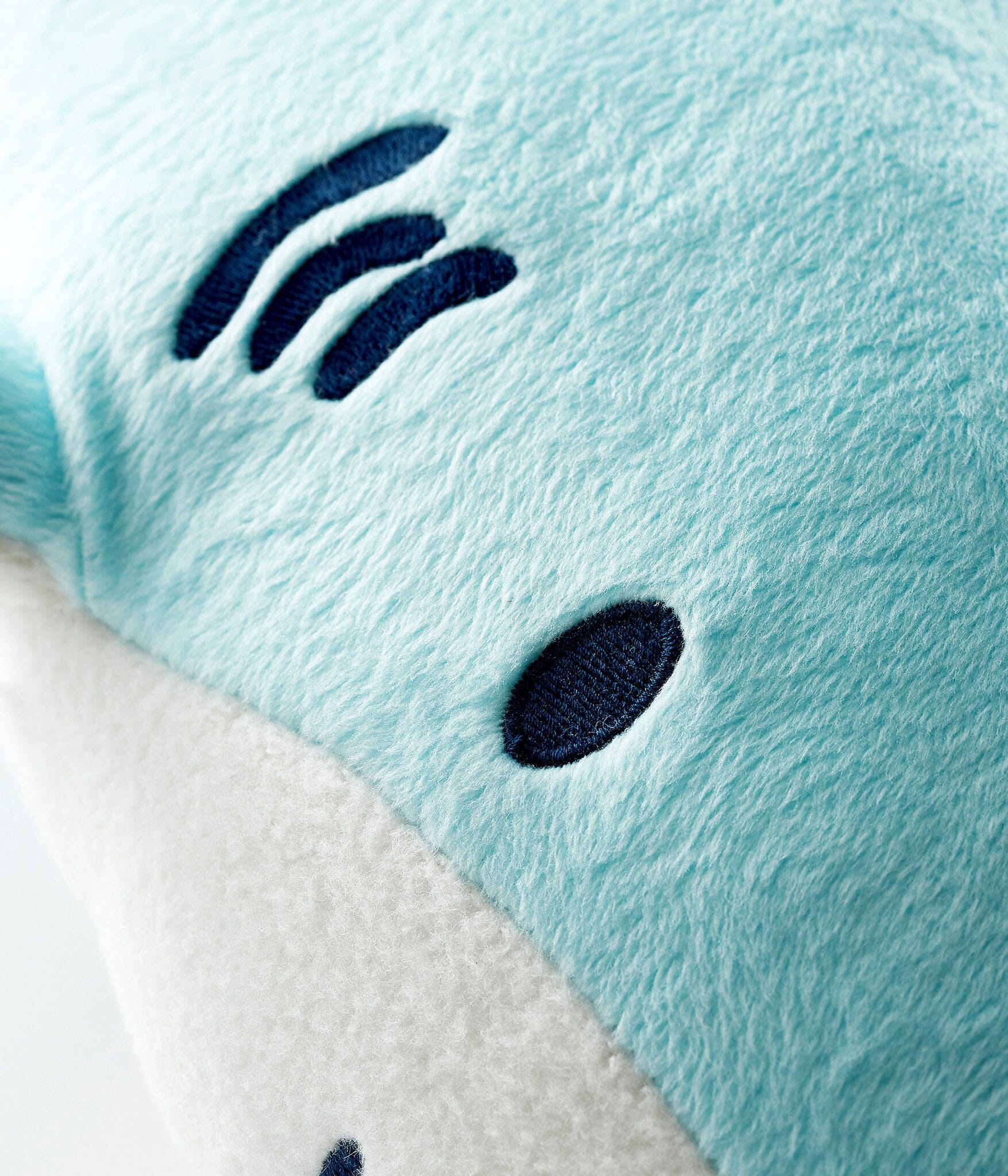 Petit Bateau Kuscheltier Hai samtig weich 29 x 18 cm Kuscheltiere Petit Bateau