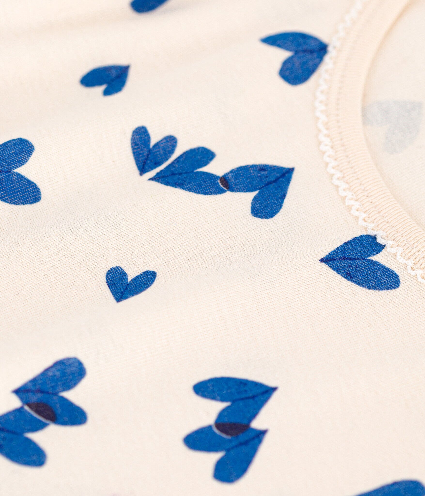 Petit Bateau Nachthemd cremefarben mit blauen Herzmotiv aus 100% Baumwolle Nachthemd Petit Bateau