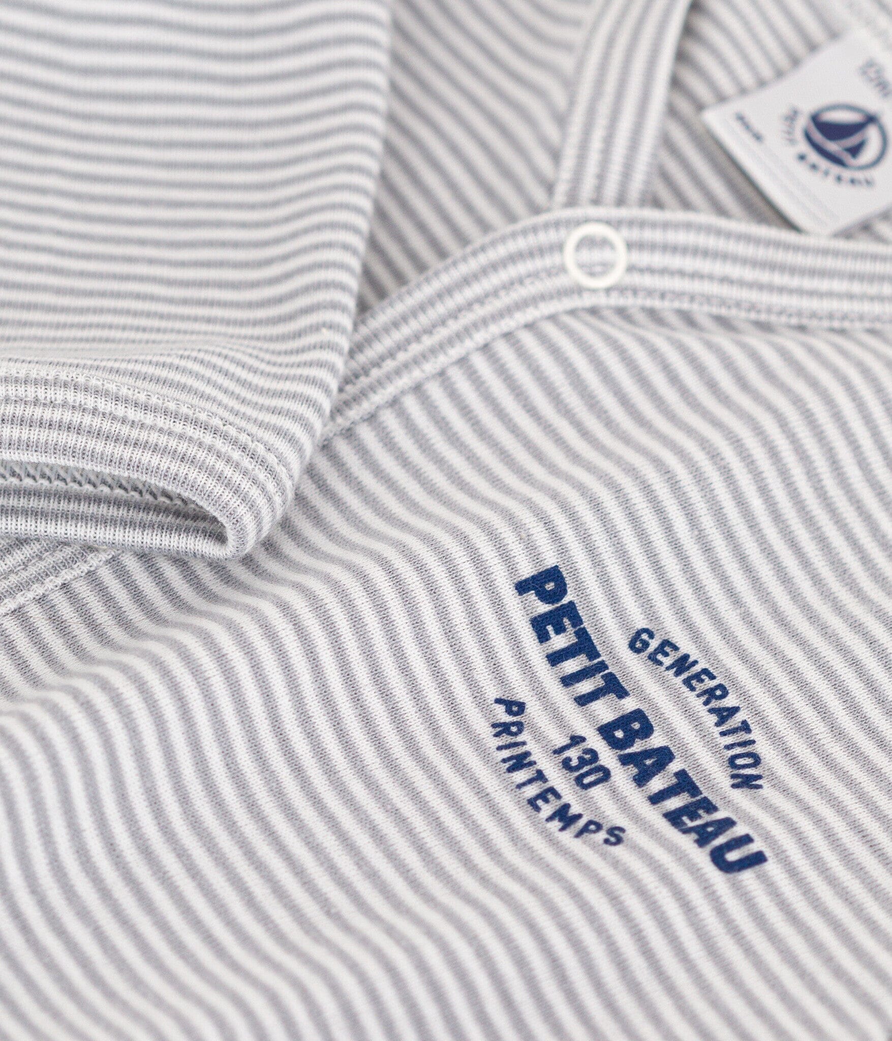 Petit Bateau Ringelstrampler in grau aus Baumwolle Strampler Petit Bateau