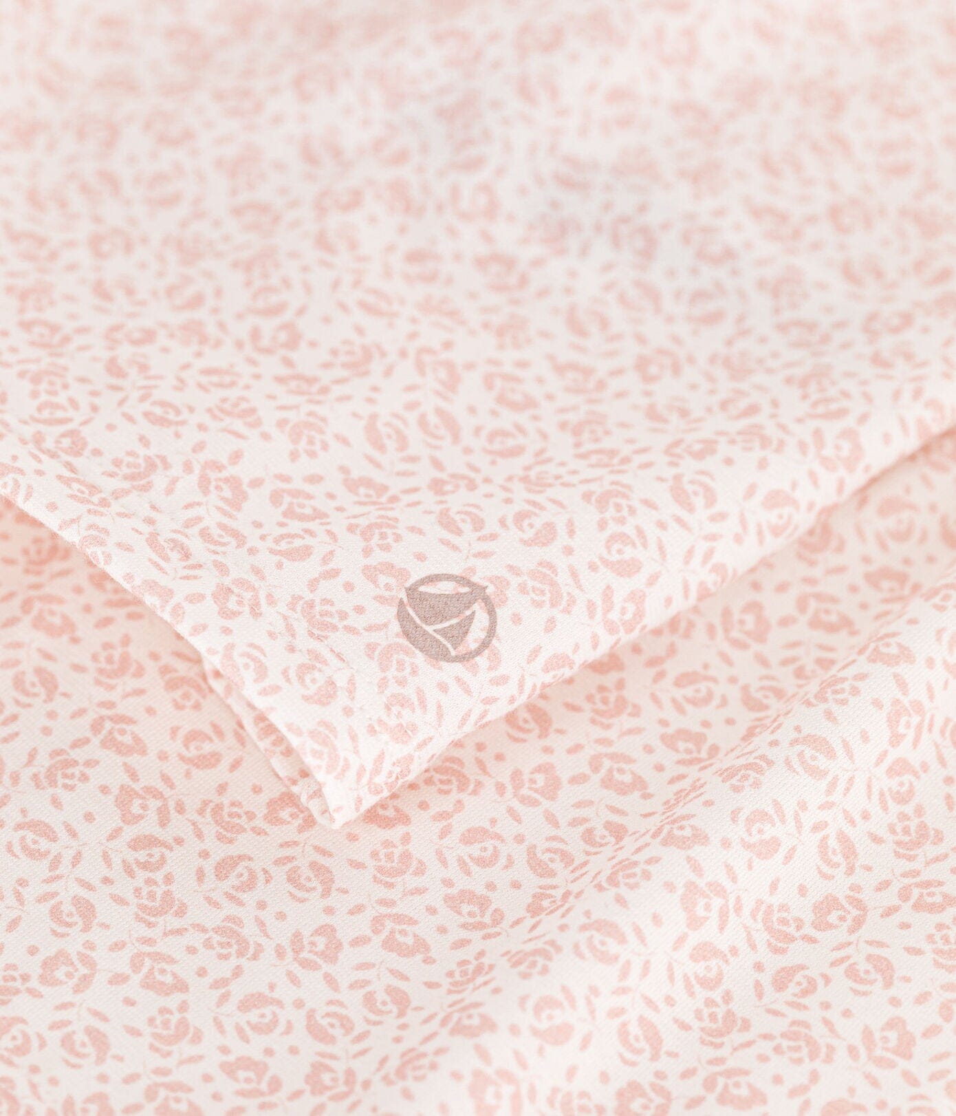 Petit Bateau kurzer Pyjama mit rosafarbenem Rosenmuster Schlafanzug Petit Bateau