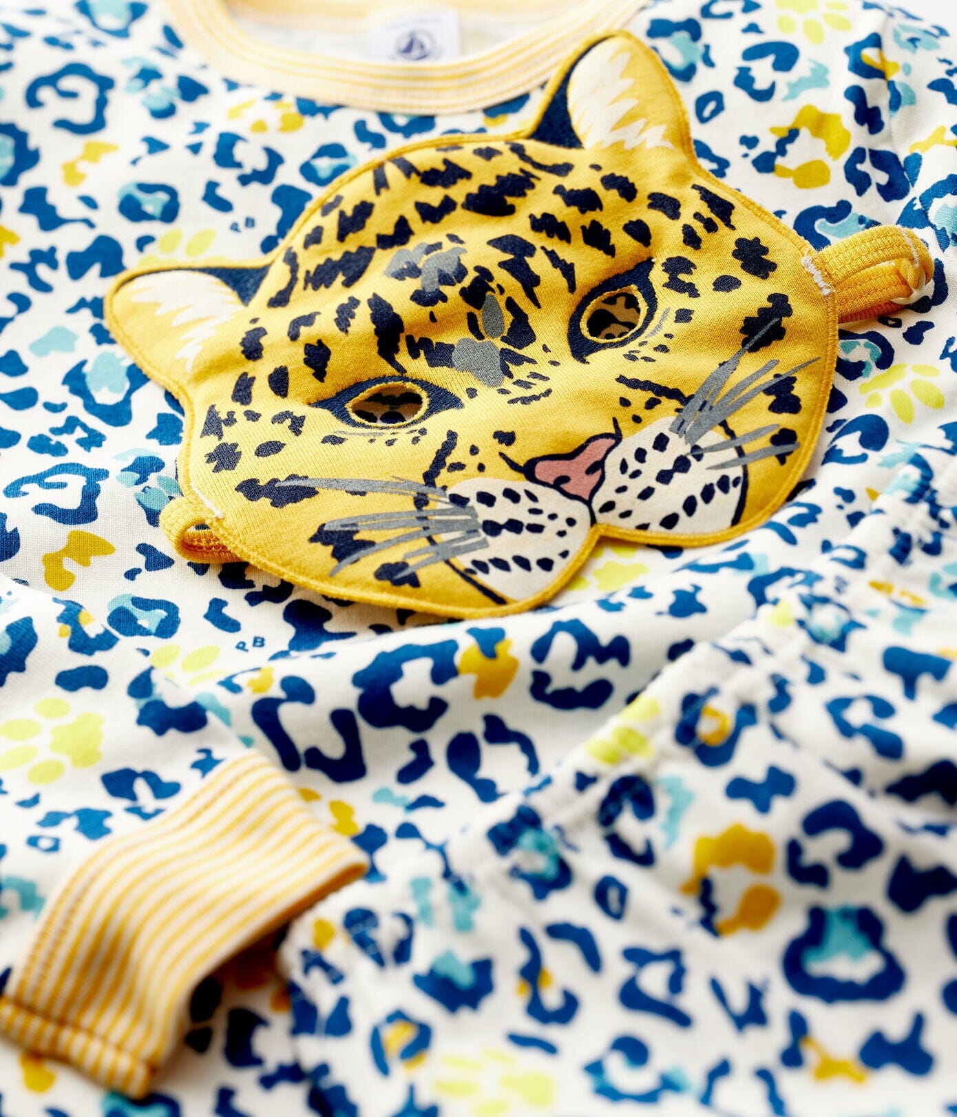 Petit Bateau Pyjama mit leuchtendem Leopardenprint und Leopardenmaske Schlafanzug Petit Bateau