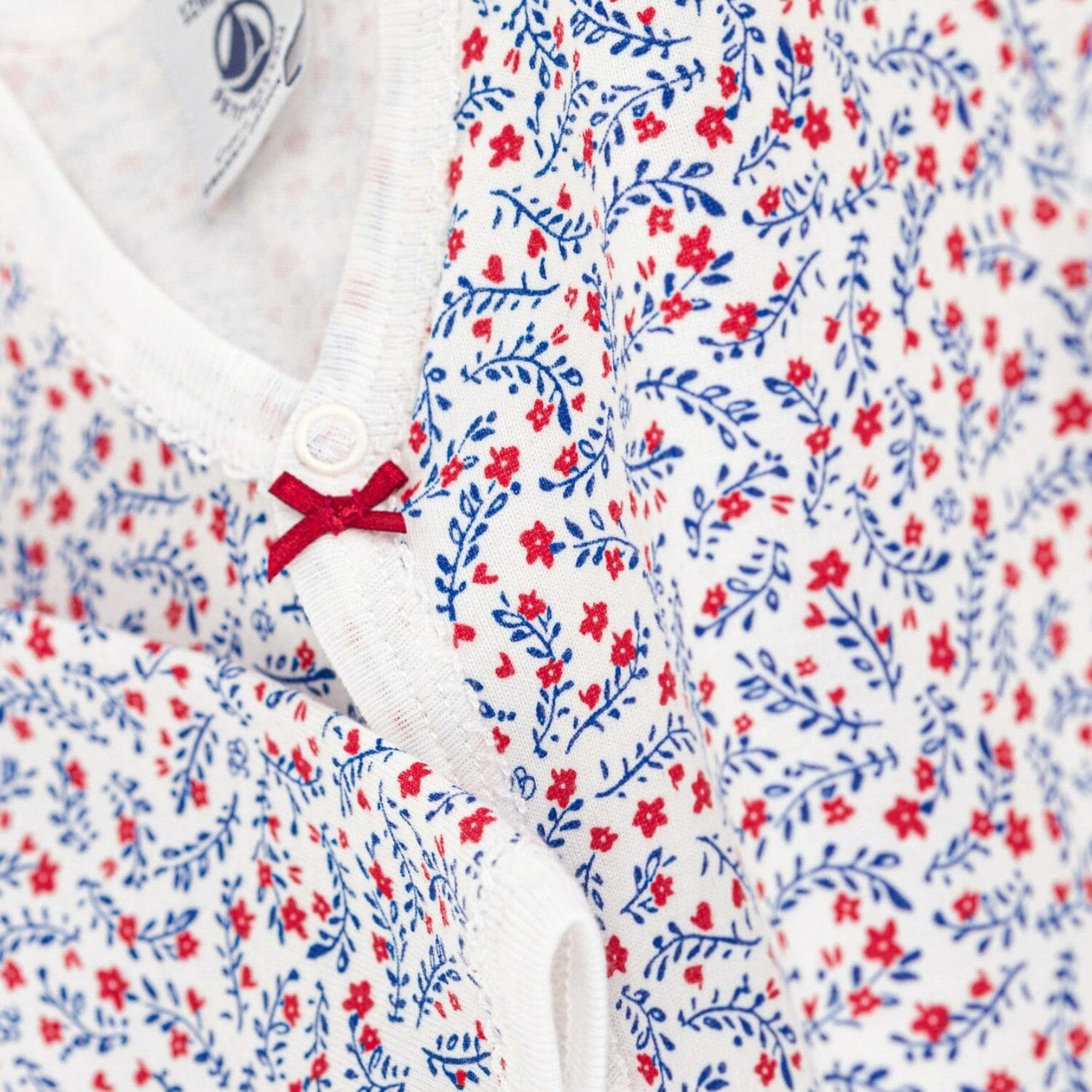 Petit Bateau Geblümter Strampler aus Bio-Baumwolle Strampler Petit Bateau