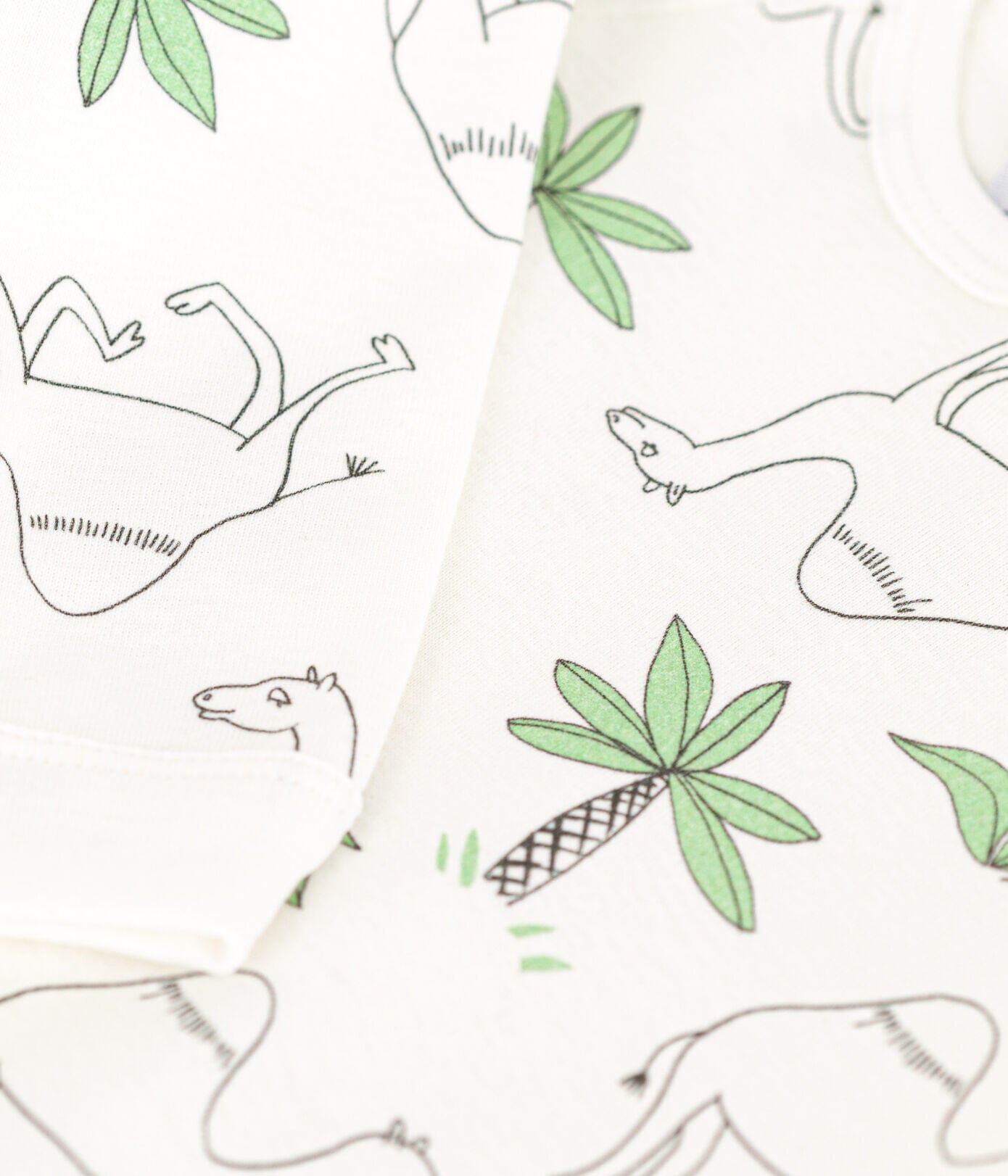 Petit Bateau Strampler Kameldruck weiß und grün Strampler Petit Bateau