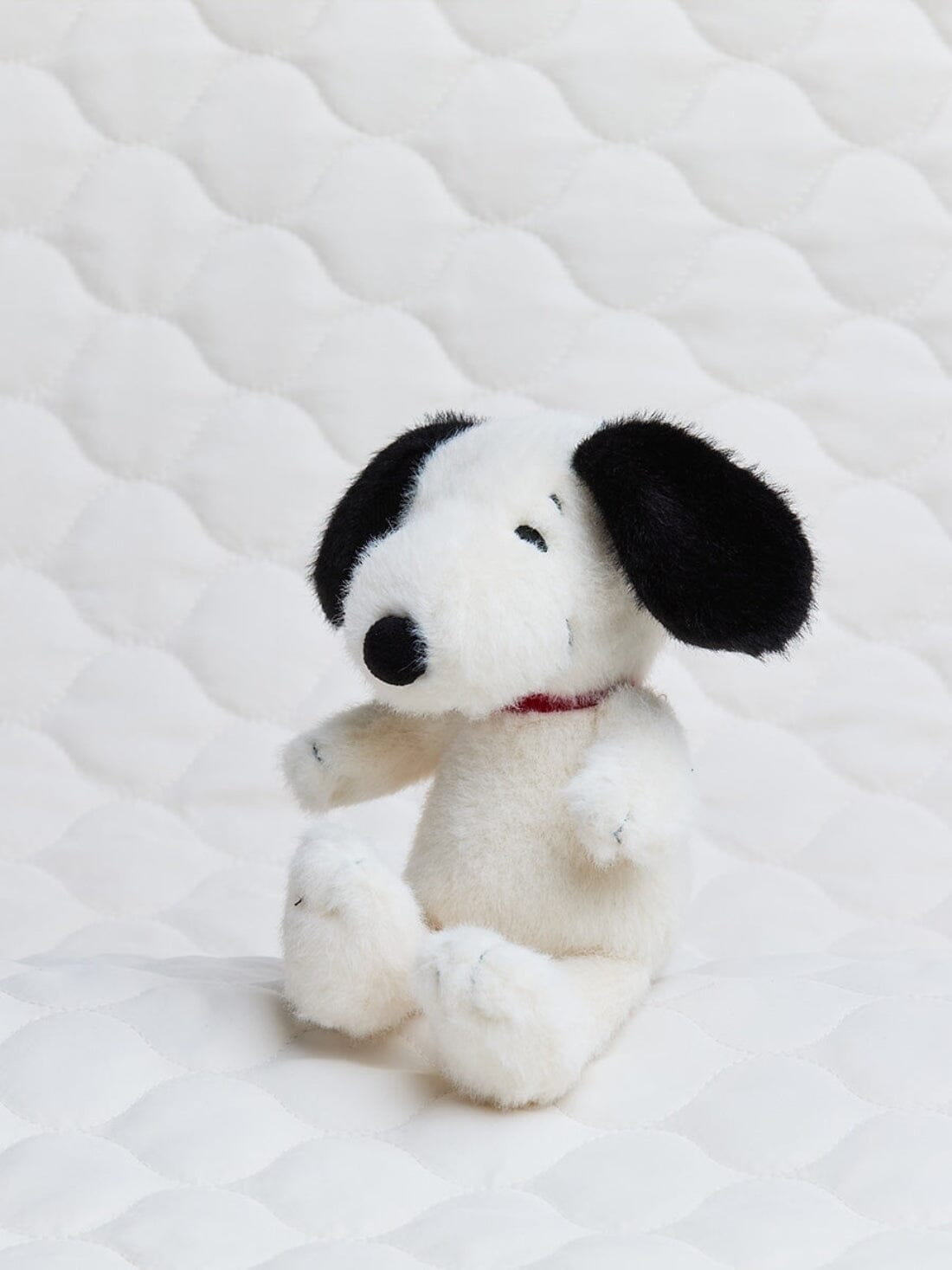 Snoopy ECO Fuzzy Cream 17 cm – Kuscheltier aus recyceltem Plüsch von Bon Ton Toys x Peanuts Kuscheltiere Bon Ton Toys