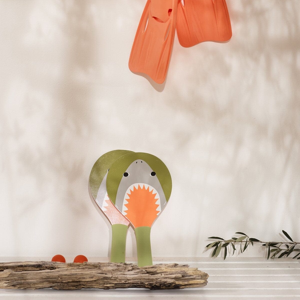 SUNNYLIFE Mini Beachball Schläger SHARK ATTACK Hai Beachball SUNNYLIFE