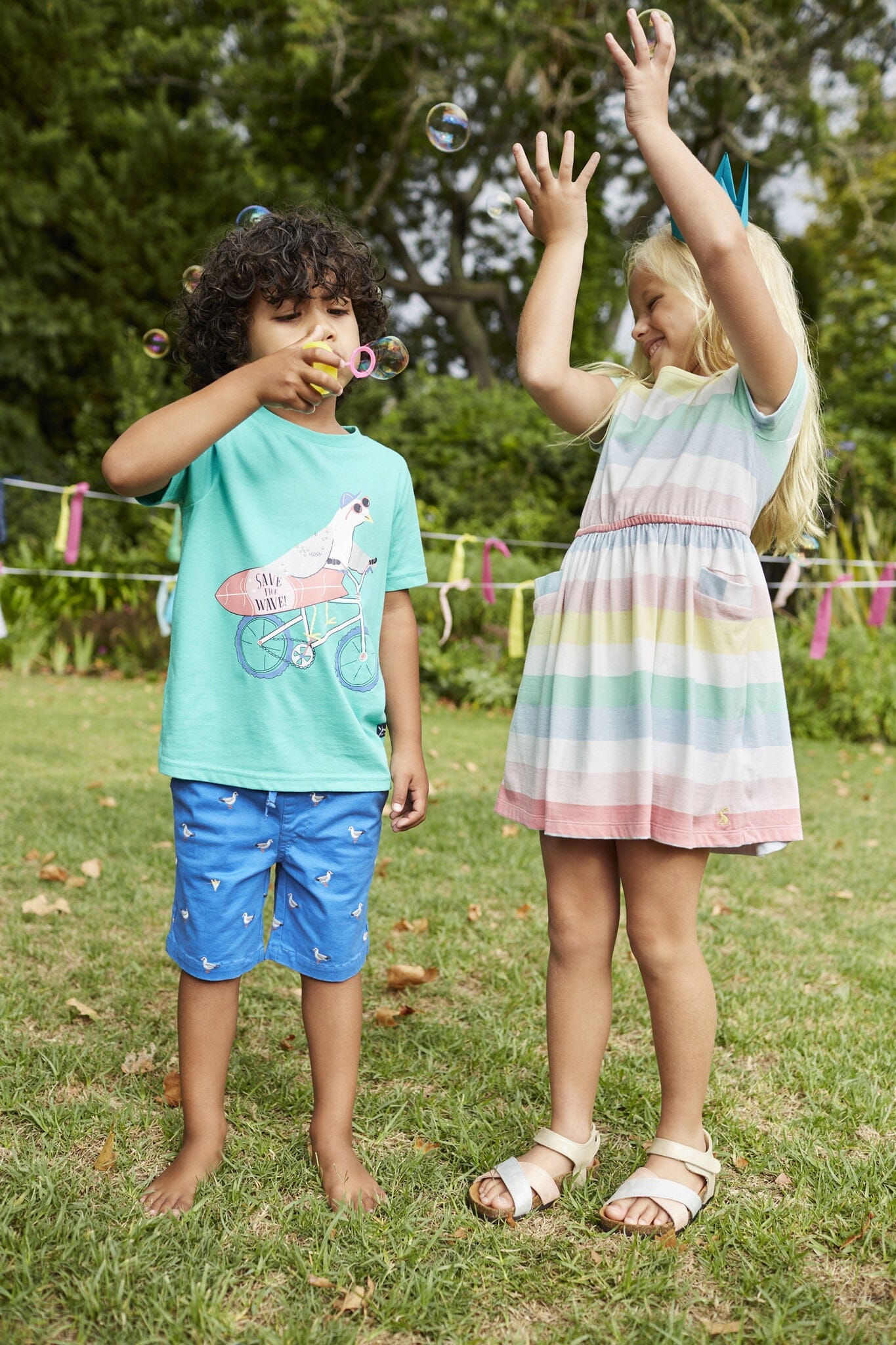 TOM JOULE T-Shirt Ben Möve mit Surfboard und Fahrrad T-Shirt TOM JOULE