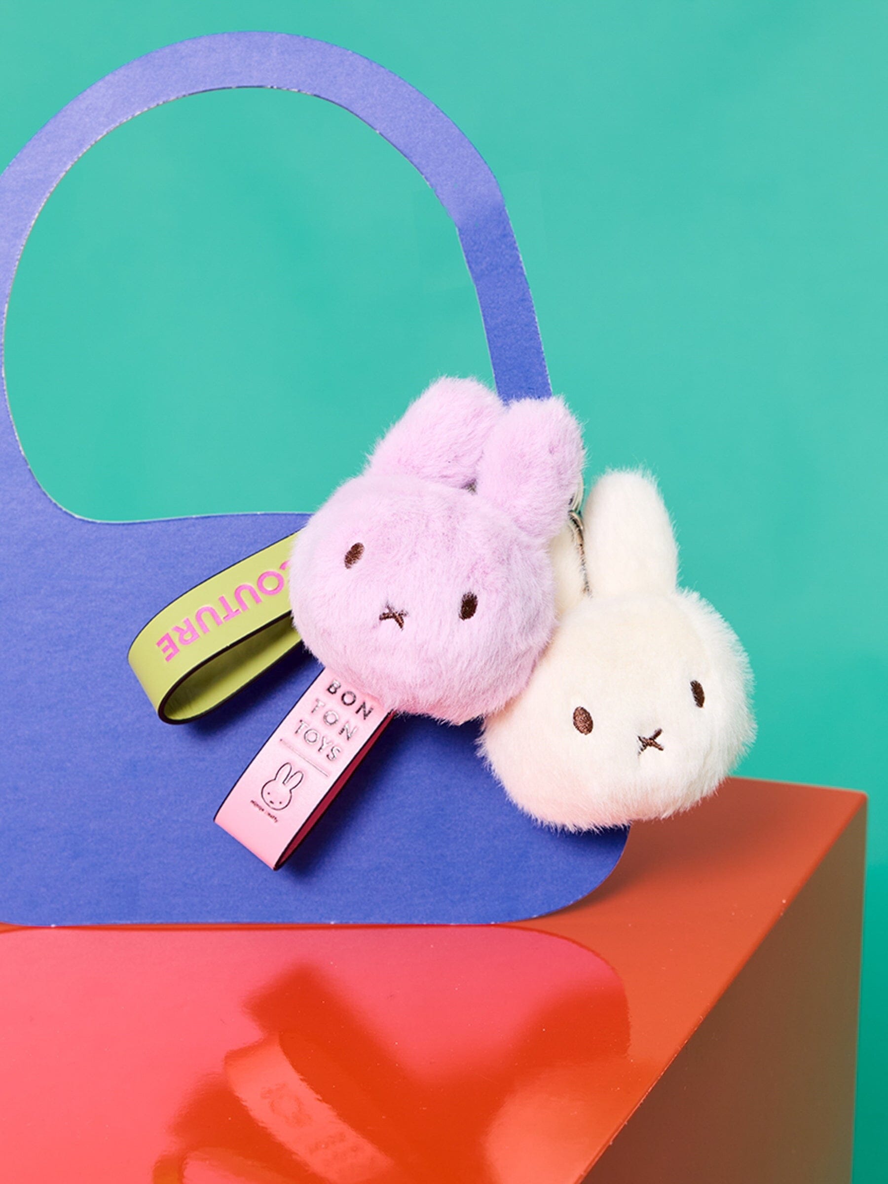 Bon Ton Toys x Miffy – Fuzzy Bag Charm 11 cm Lila Schlüsselanhänger Bon Ton Toys x Miffy 