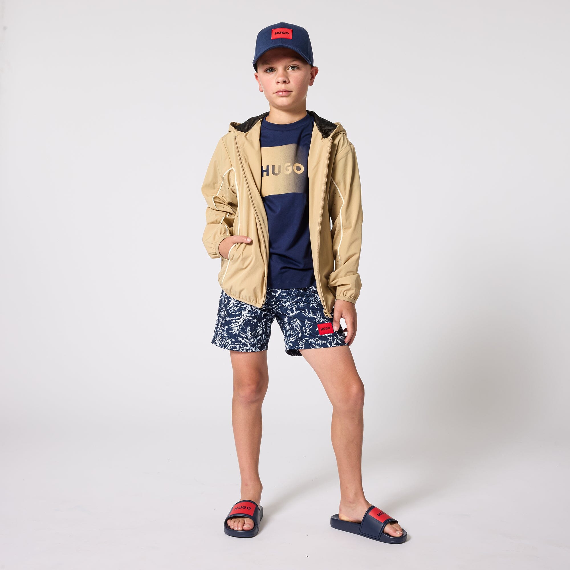 HUGO Kidswear Bade-Shorts mit Print – Hellblau/Weiß Badehose HUGO 