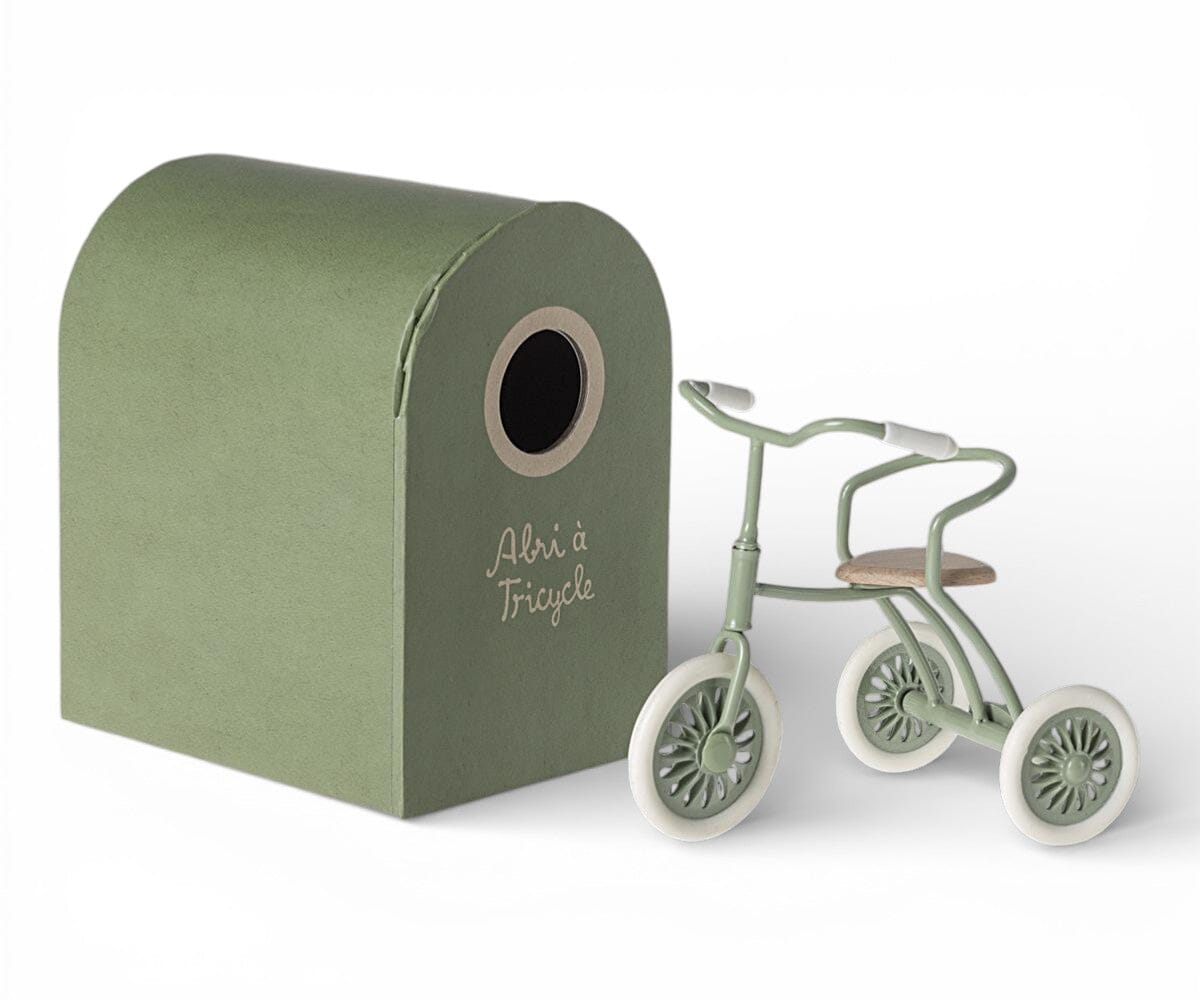 Maileg Dreirad für Mäuse – Grün (mit Garage) Kuscheltiere Maileg 
