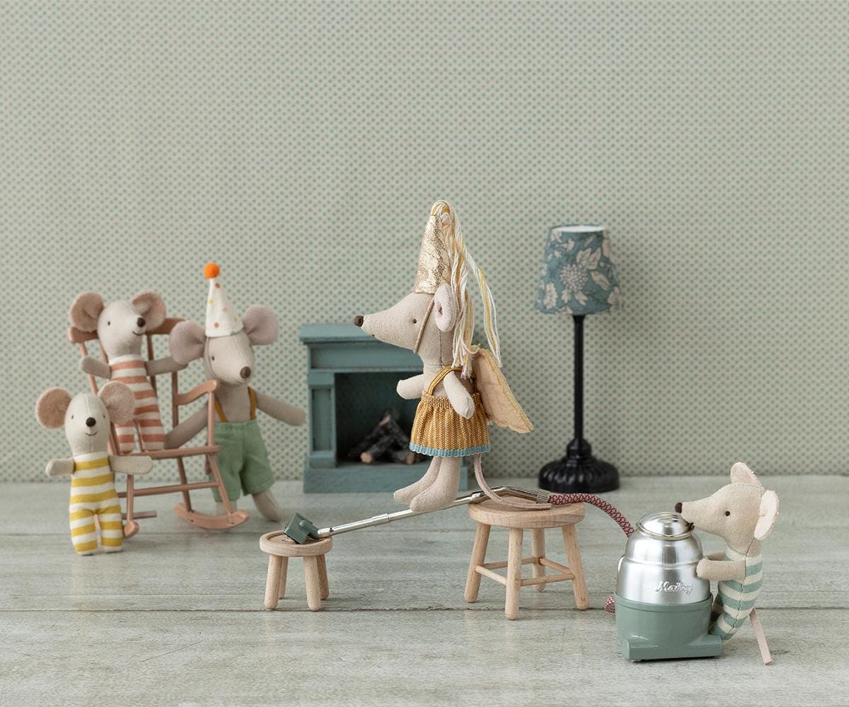 Maileg Tisch und Hocker Set aus Holz Kuscheltiere Maileg 