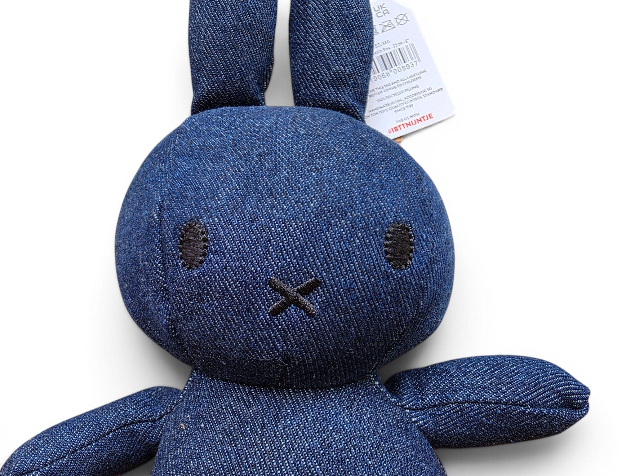 Miffy sitzend RAW Denim blau Jeans dunkelblau 23 cm Kuscheltiere Bon Ton Toys 