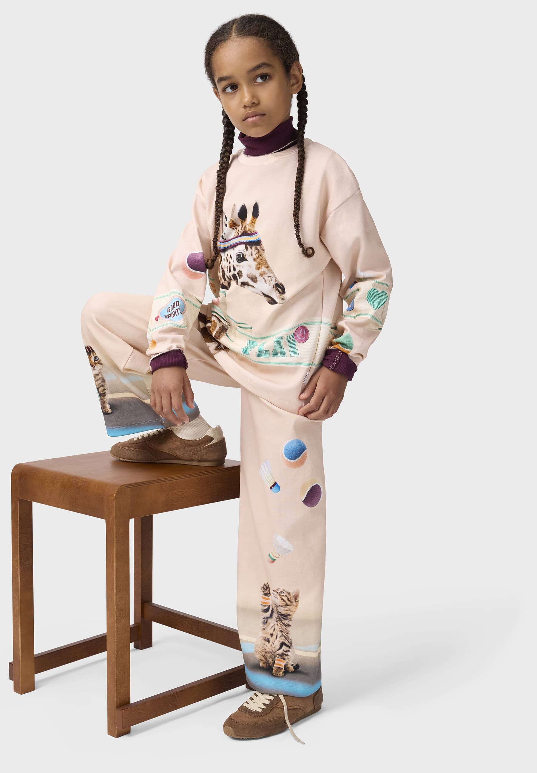 MOLO Sweatshirt Giraffe Mountoo Global Play beige rosa Sweatshirt MOLO 