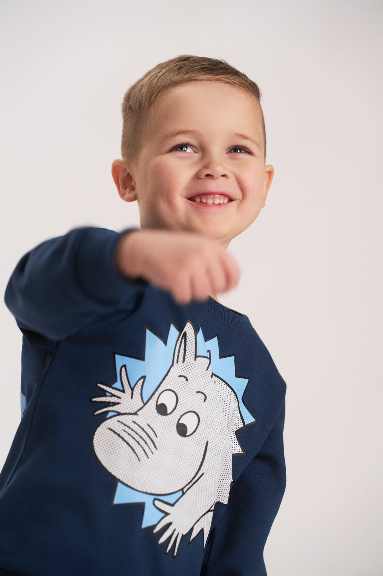 Moomin Kids Sweatshirt „Hey Moomin“ – Dark Blue - Print vorne & hinten Langarmshirt Moomin by Martinex 