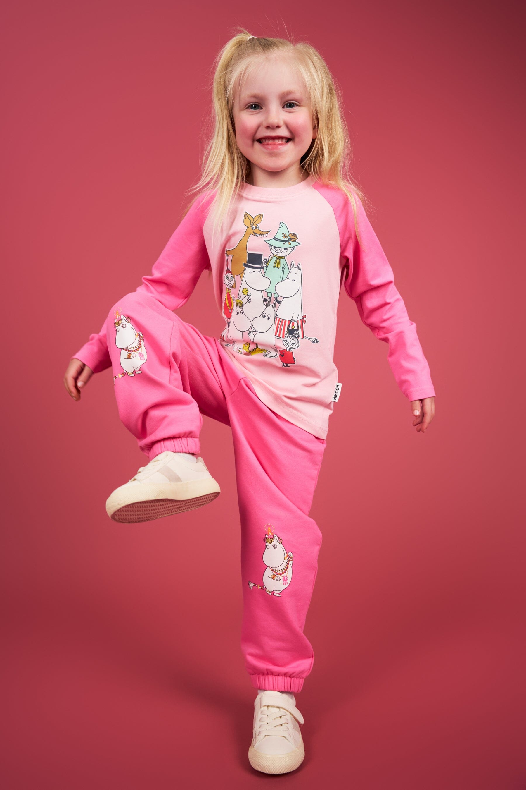 MOOMIN Kinder Longsleeve „Class Picture“ Pink – © Moomin Characters Langarmshirt Moomin by Martinex 