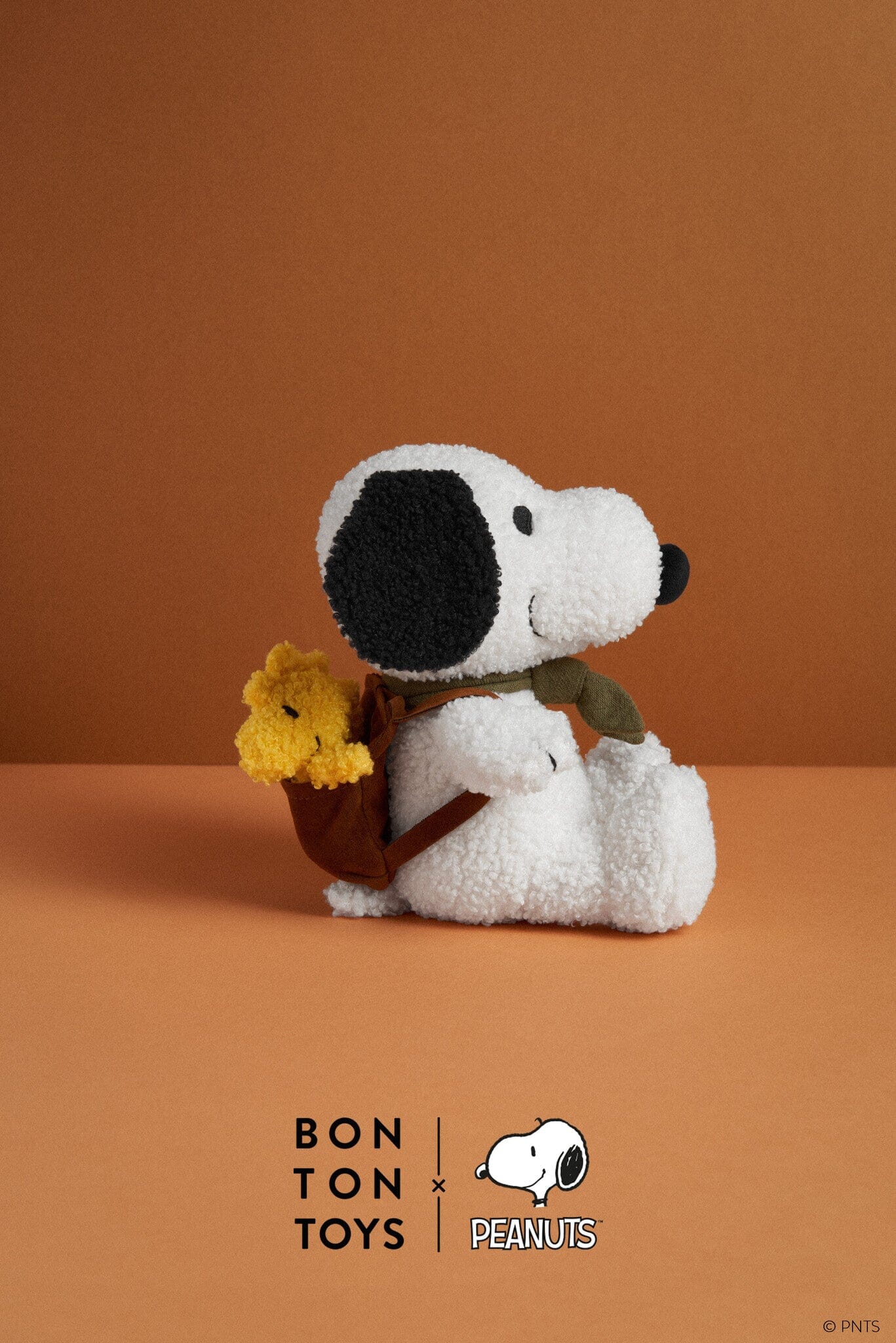 Snoopy sitzend mit Rucksack und Woodstock von Peanuts x Bon Ton Toys – 20cm Kuscheltiere Bon Ton Toys x Peanuts 