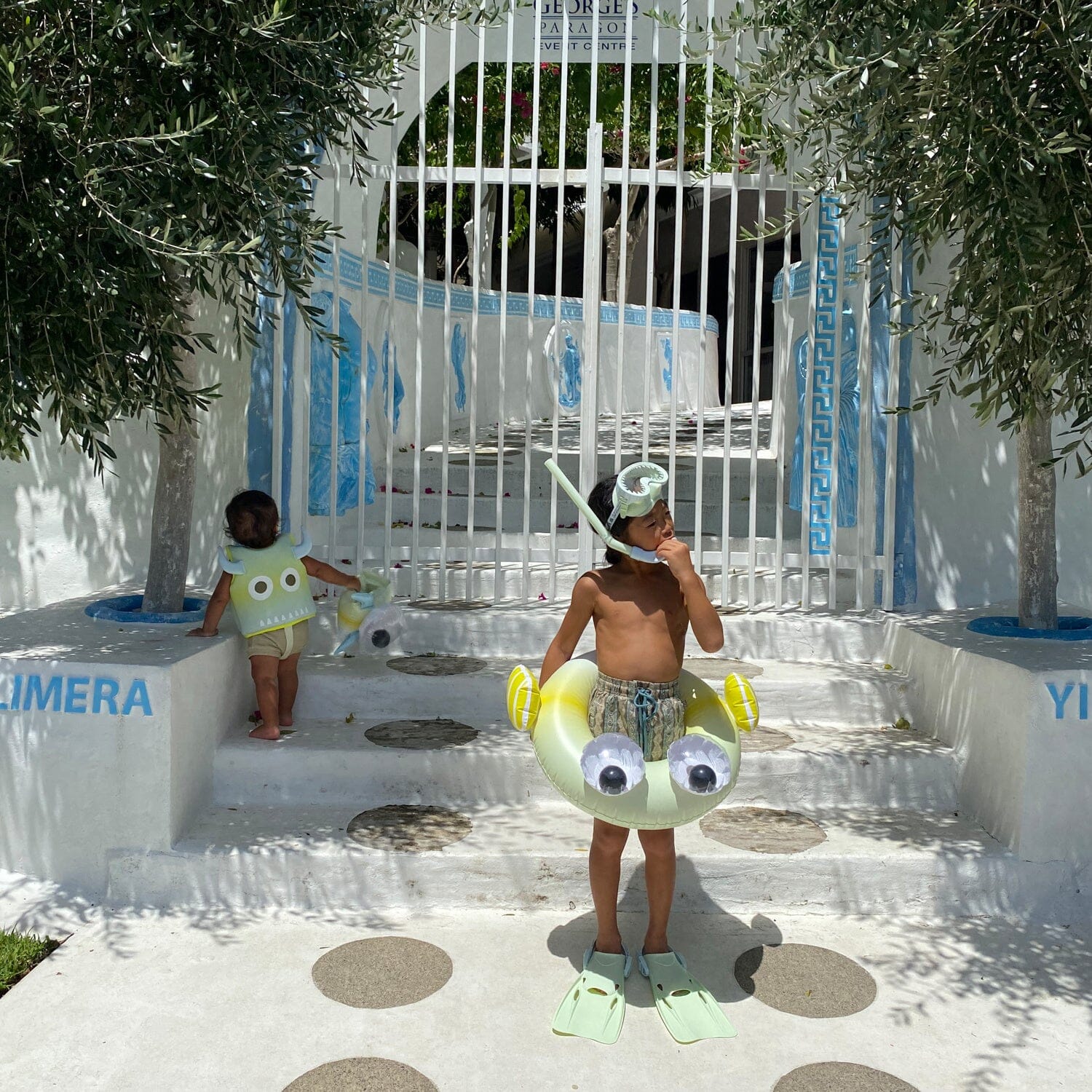 SUNNYLIFE mini float ring Schwimmreifen Monty the Monster Schwimmreifen, Schwimmflügel und Luftmatrazen SUNNYLIFE 